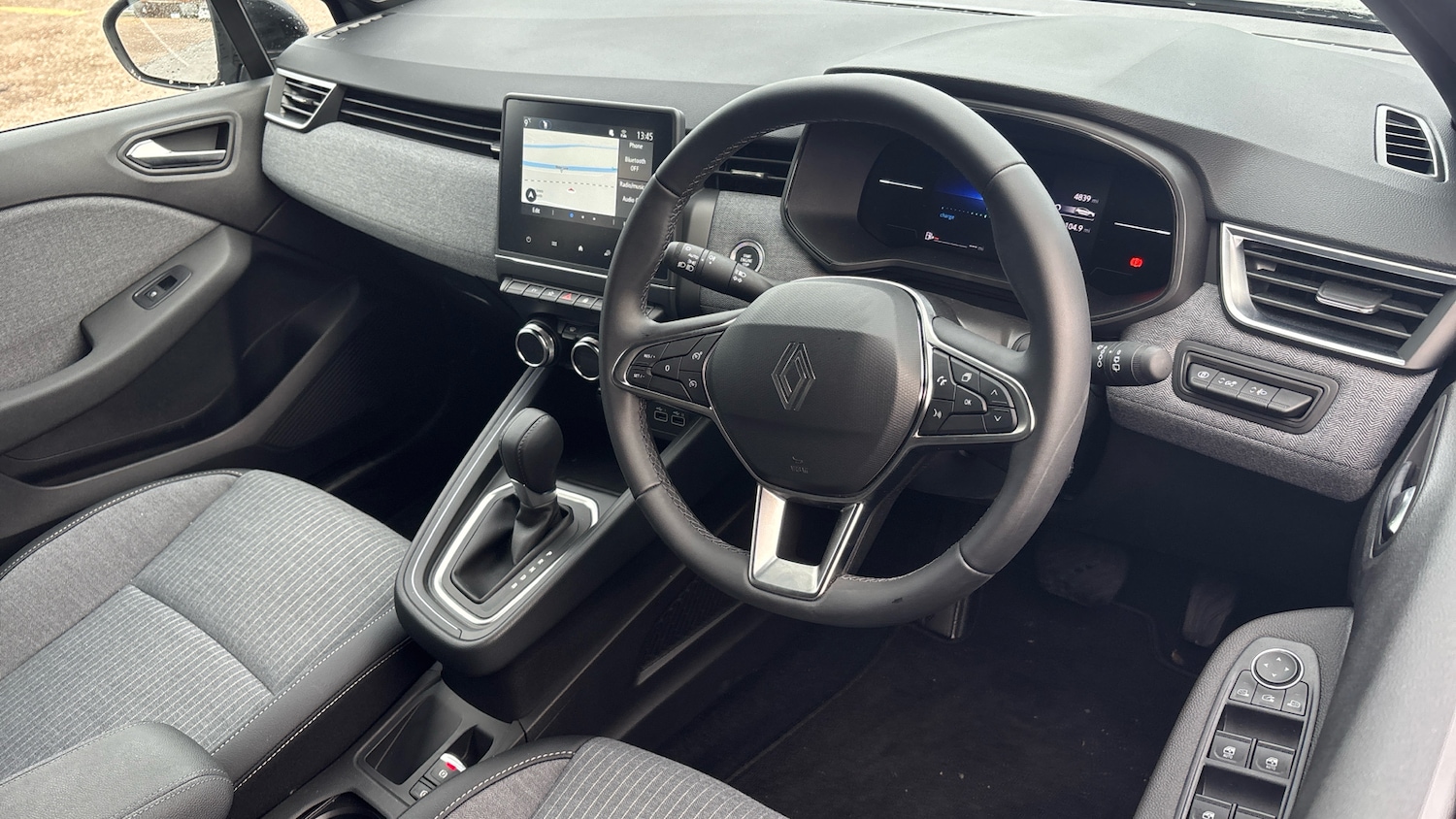 Used Renault Clio 2025 for sale - 76921190: Photo 11