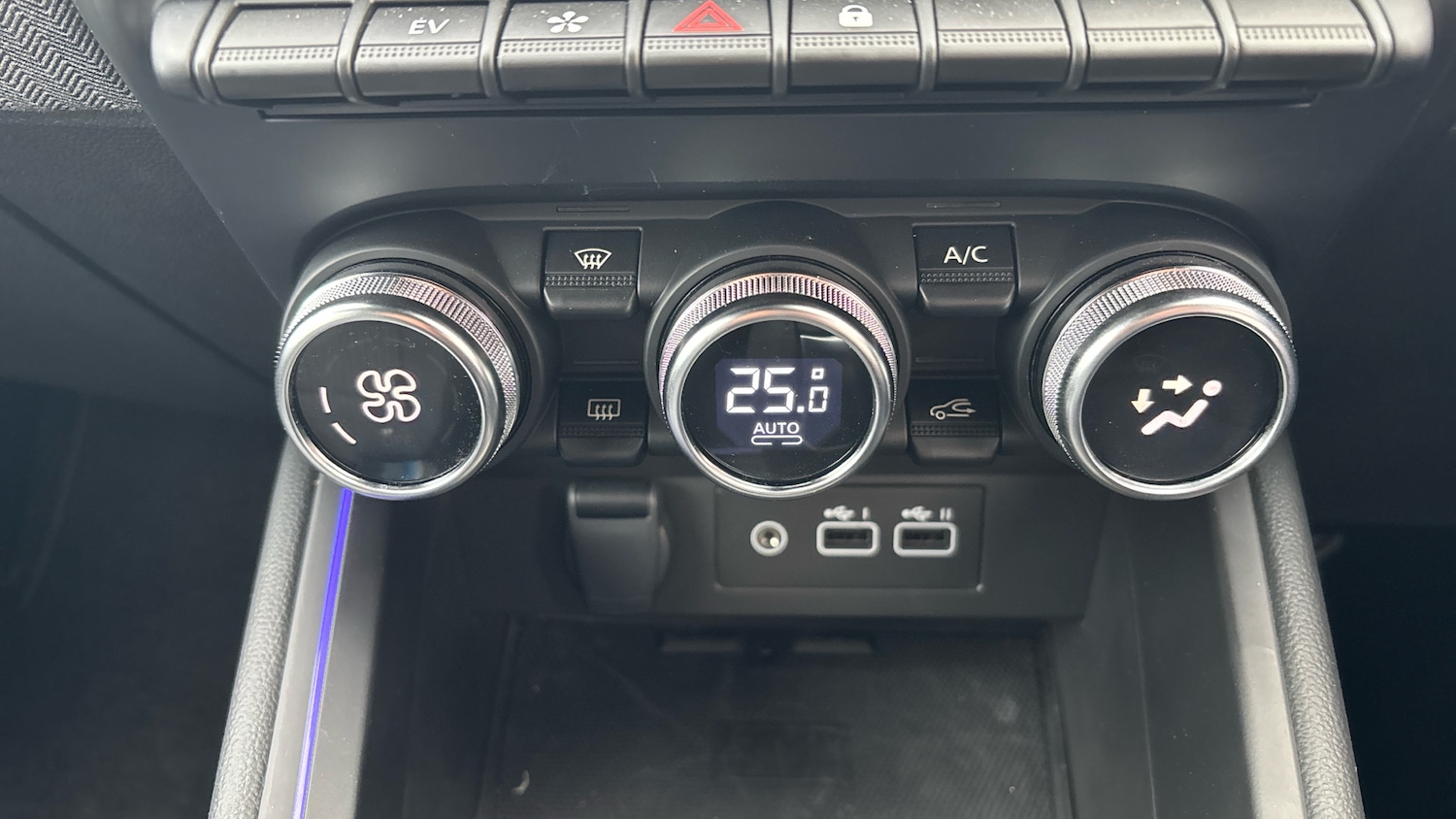 Used Renault Clio 2025 for sale - 76921190: Photo 37