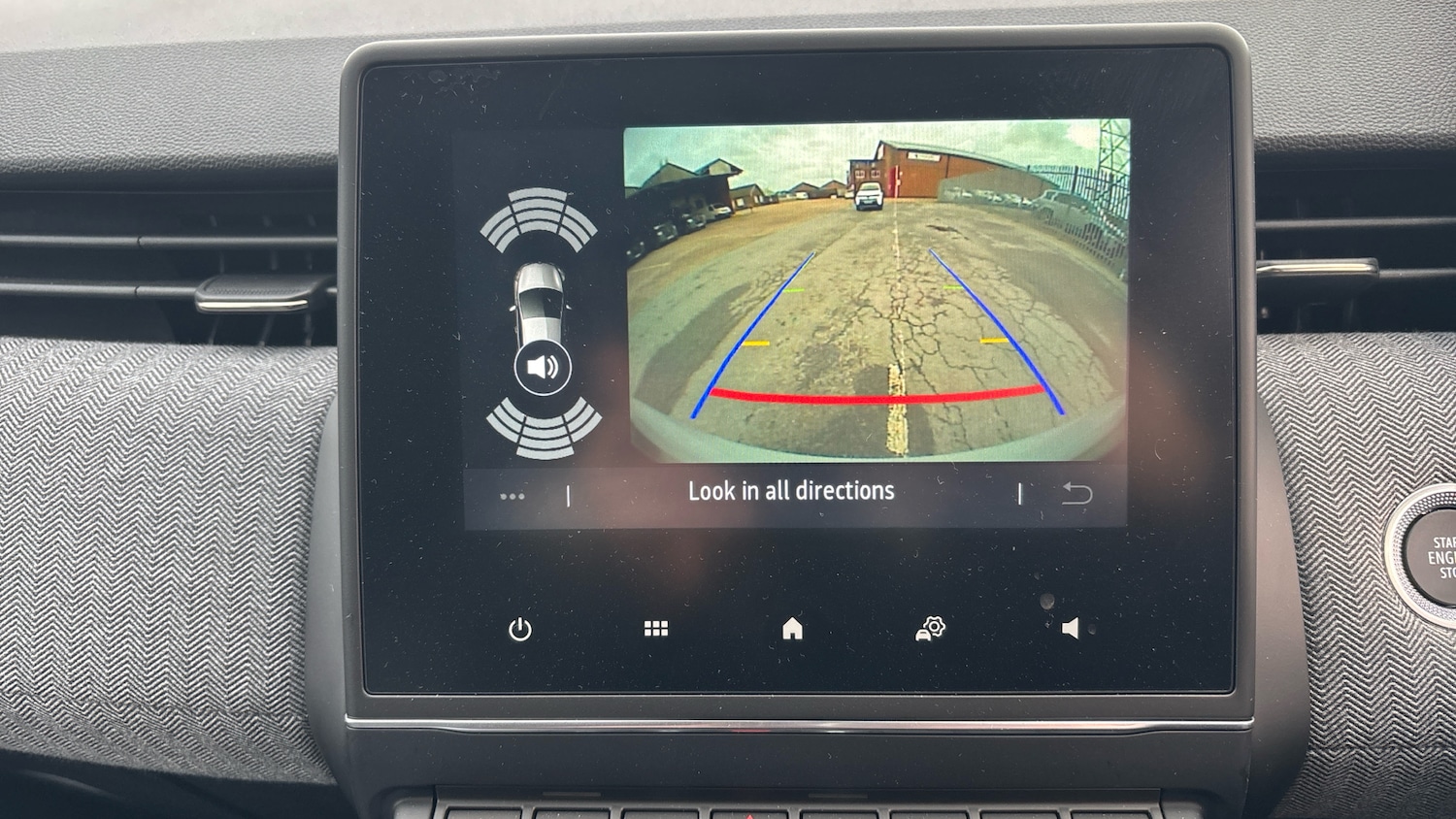 Used Renault Clio 2025 for sale - 76921190: Photo 38