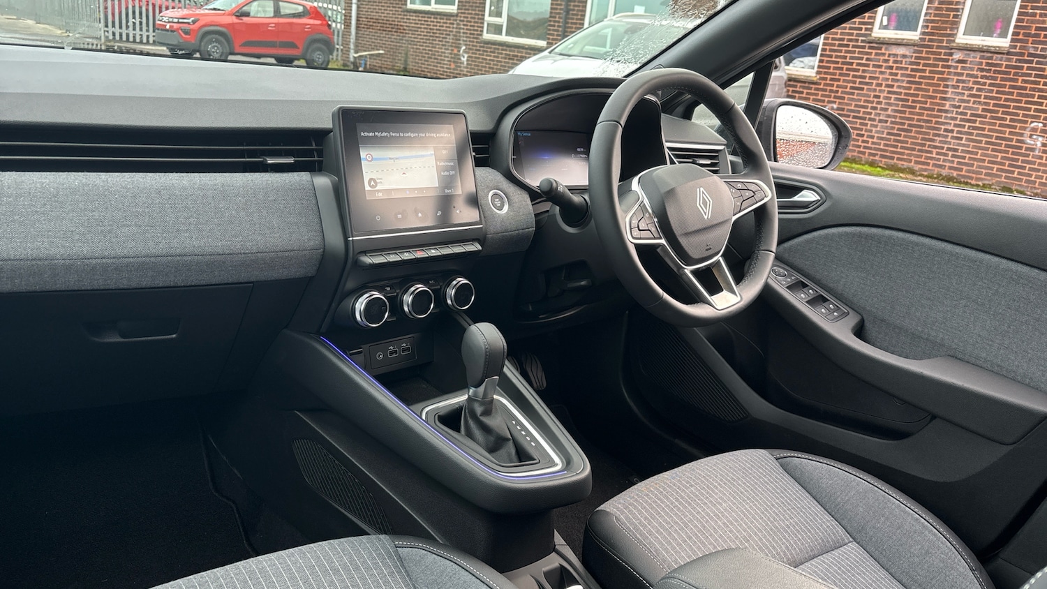 Used Renault Clio 2025 for sale - 76921190: Photo 9