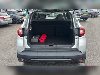 Used Renault Captur 2019 for sale - 76969677: Photo