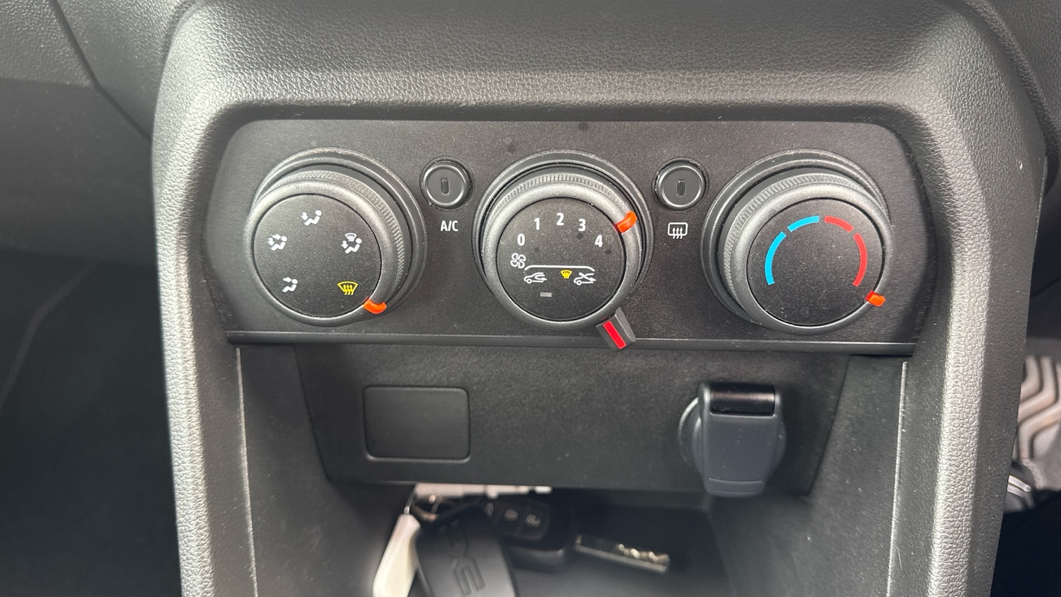 Used Dacia Sandero Stepway 2024 for sale - 77931589: Photo 30