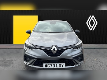 Used Renault Clio 2023 for sale - 76796834: Photo