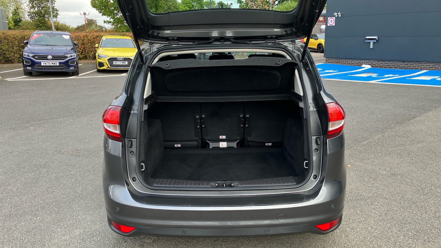 Used Ford C-Max 2018 for sale - 76639579: Photo 4