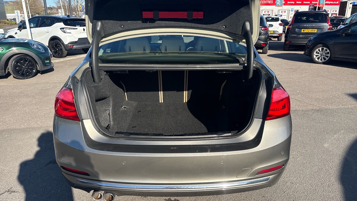 Used BMW 3 Series 2017 for sale - 77946035: Photo 4