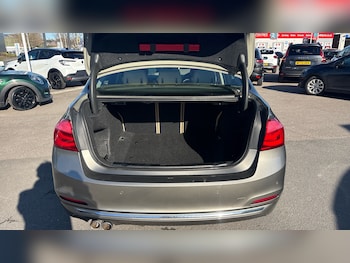 Used BMW 3 Series 2017 for sale - 77946035: Photo