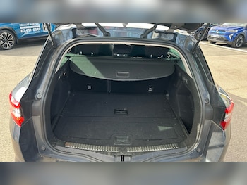 Used Renault Megane 2018 for sale - 77677003: Photo