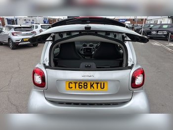 Used smart fortwo 2019 for sale - 78942185: Photo