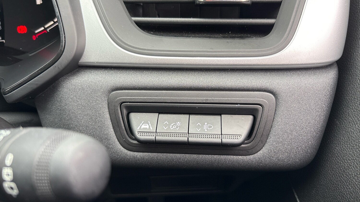 Used Renault Captur 2023 for sale - 76319164: Photo 24