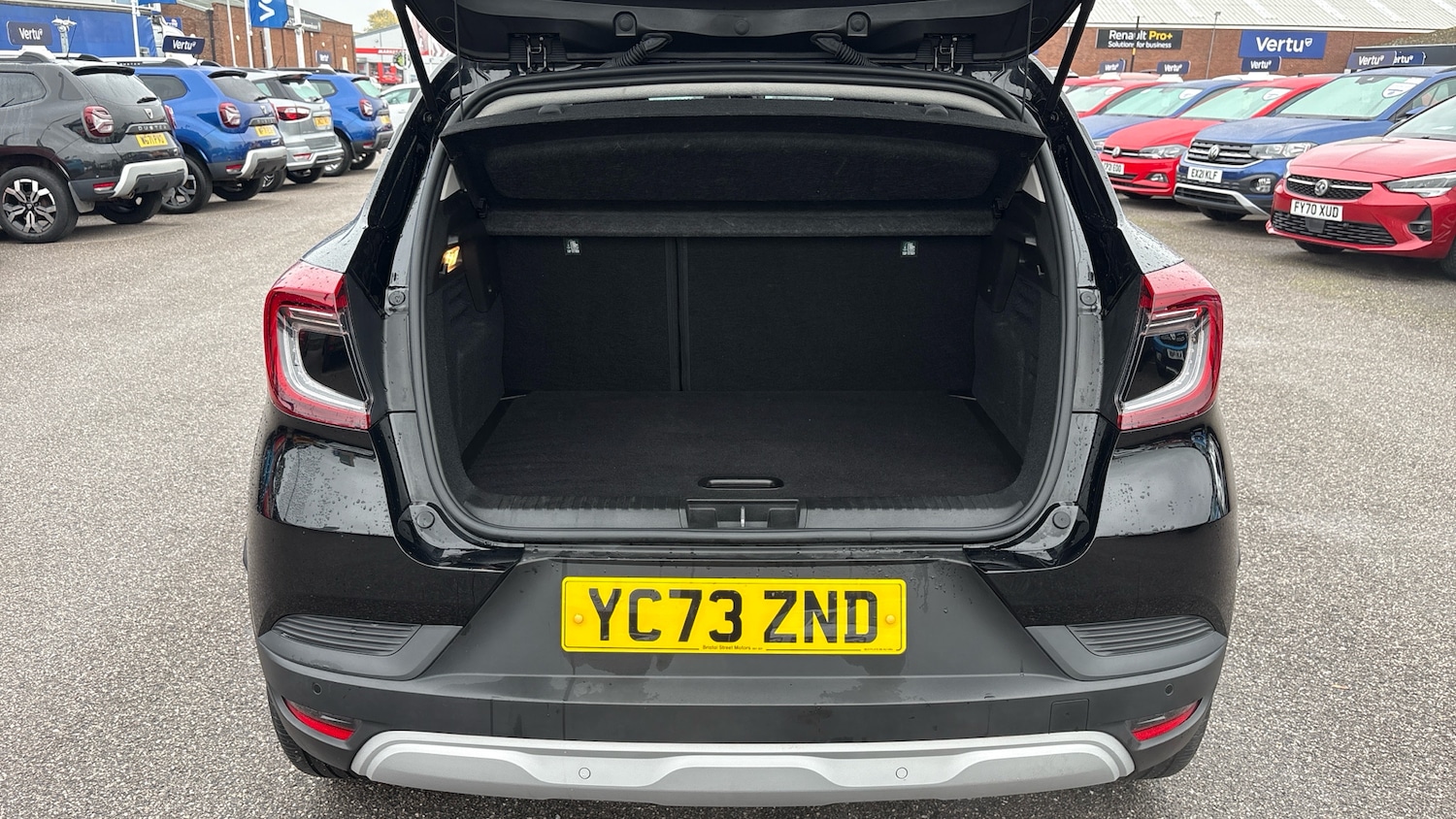 Used Renault Captur 2023 for sale - 76319164: Photo 4