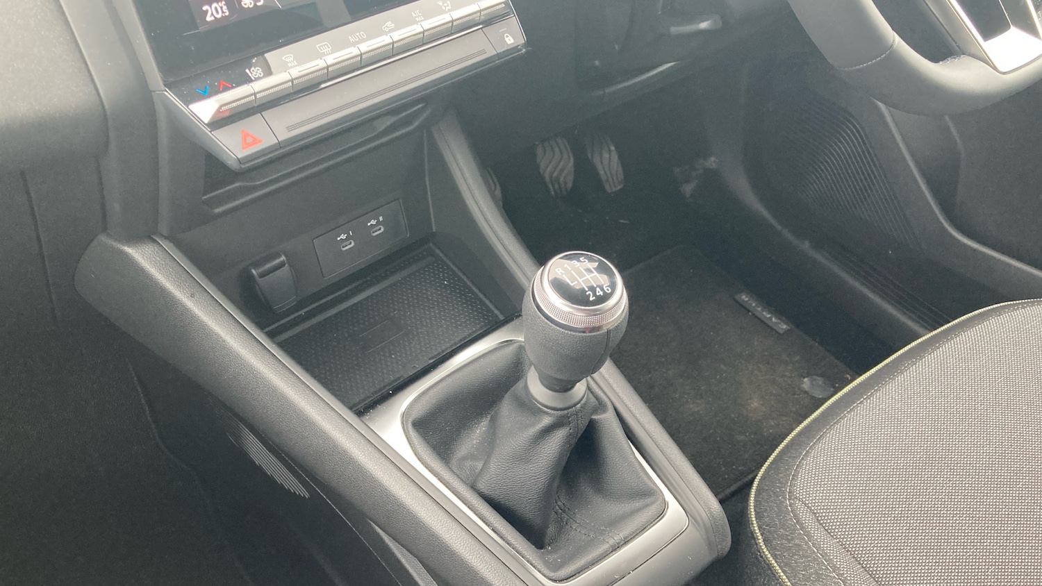 Used Renault Captur 2025 for sale - 77918429: Photo 13