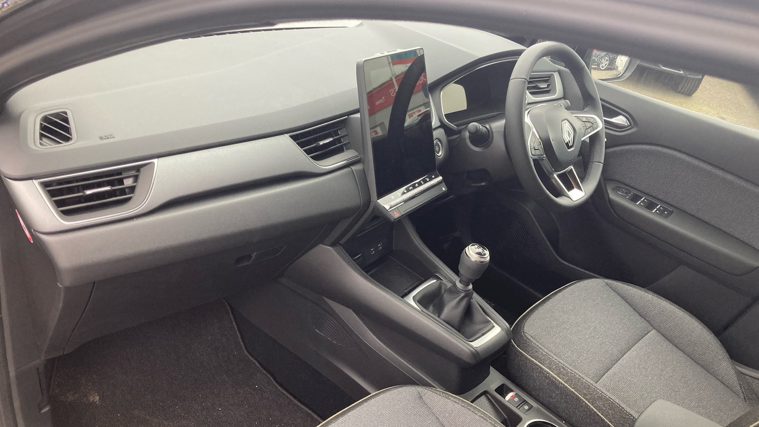 Used Renault Captur 2025 for sale - 77918429: Photo 9