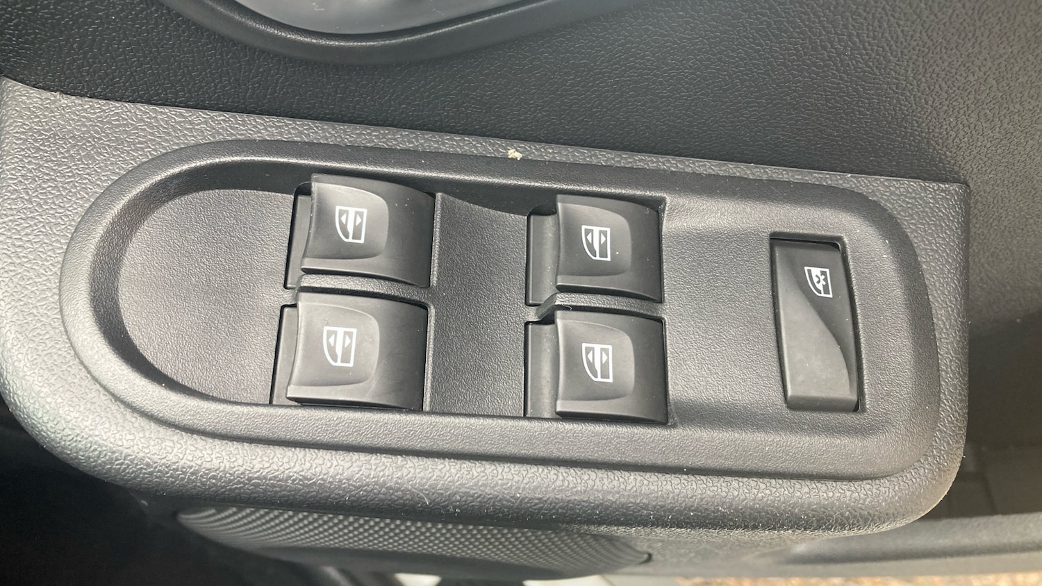 Used Dacia Duster 2018 for sale - 77063836: Photo 23