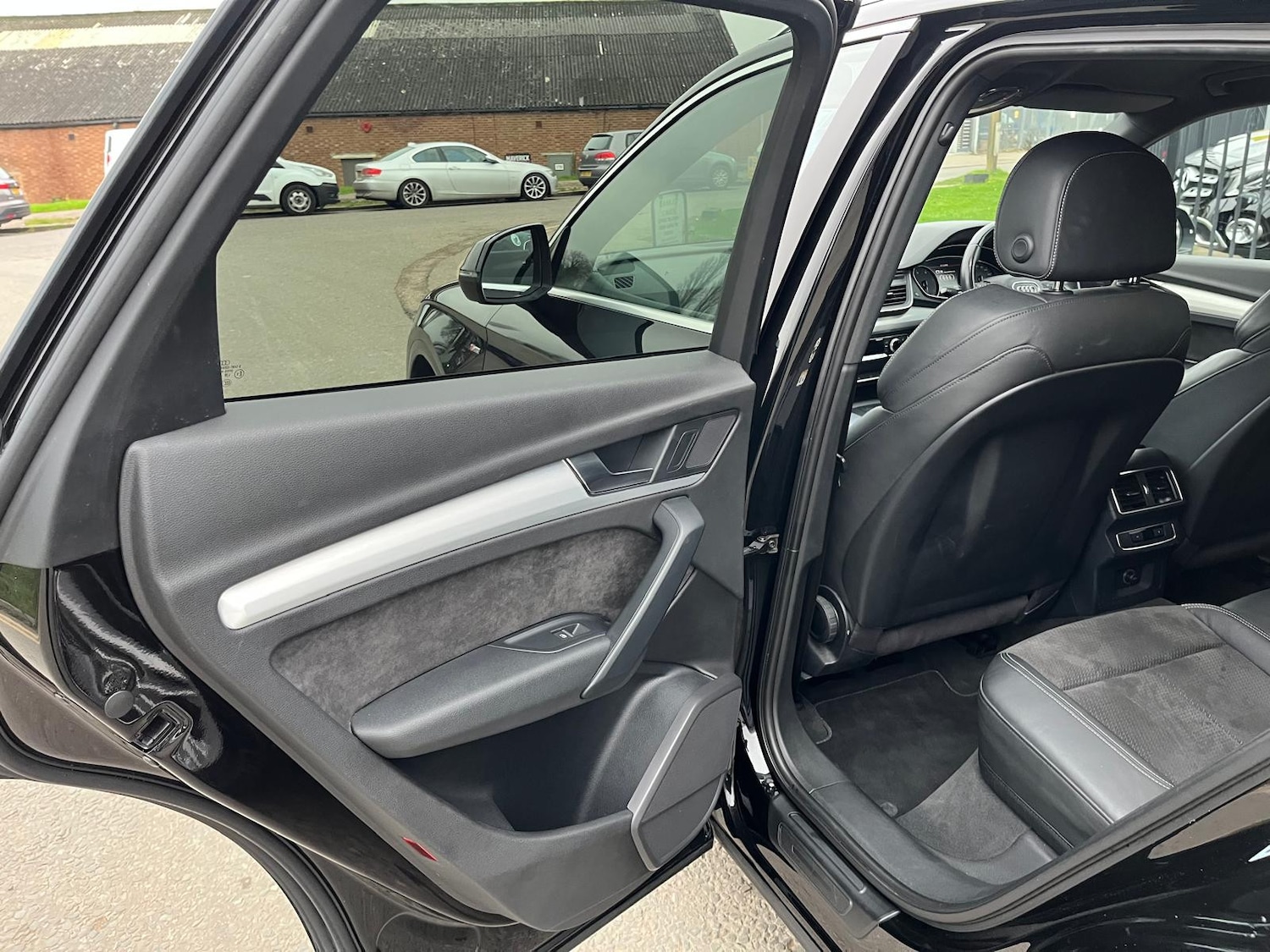 Used Audi Q5 2017 for sale - 77148589: Photo 28