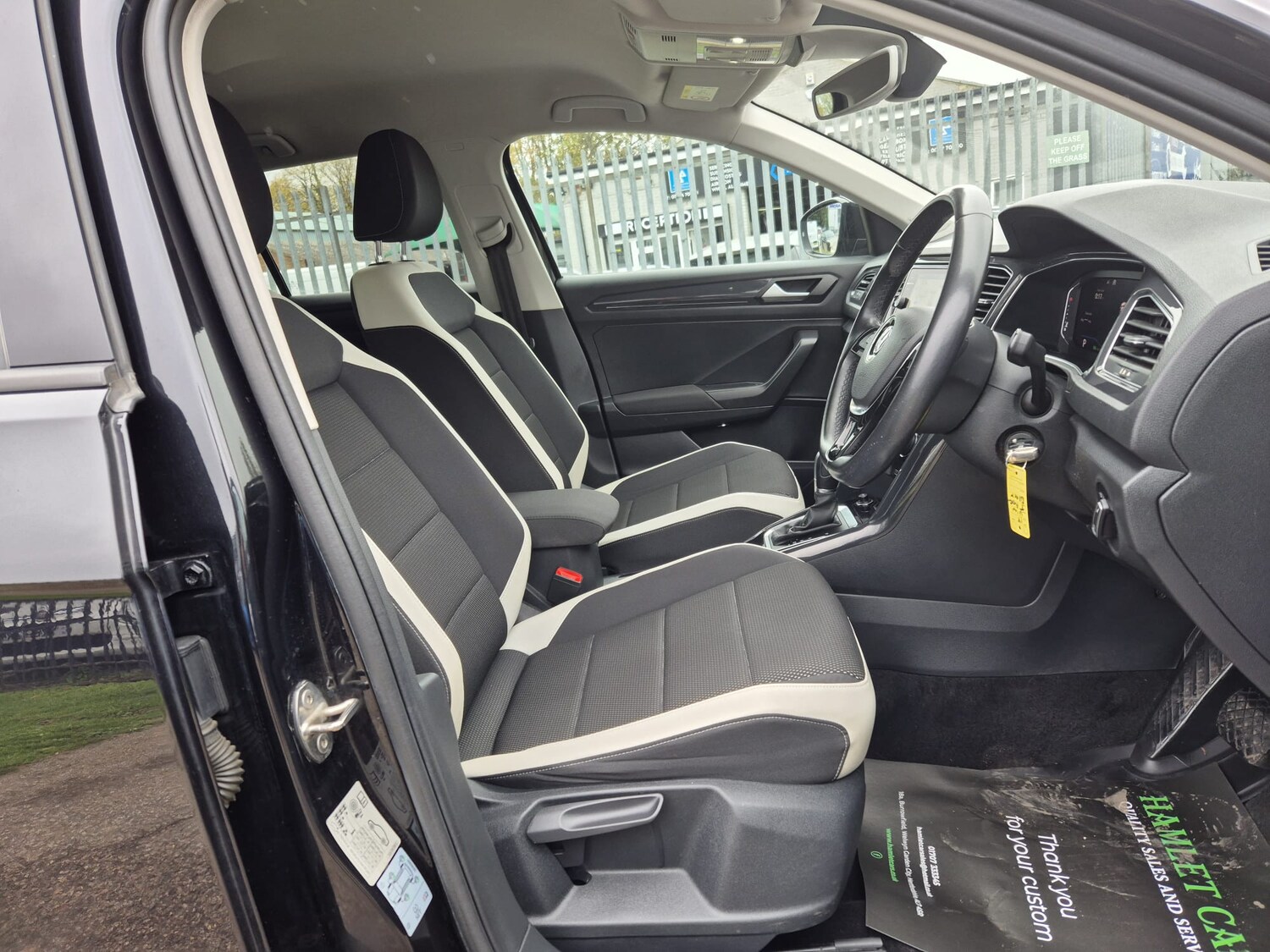 Used Volkswagen T-Roc 2018 for sale - 76232302: Photo 12