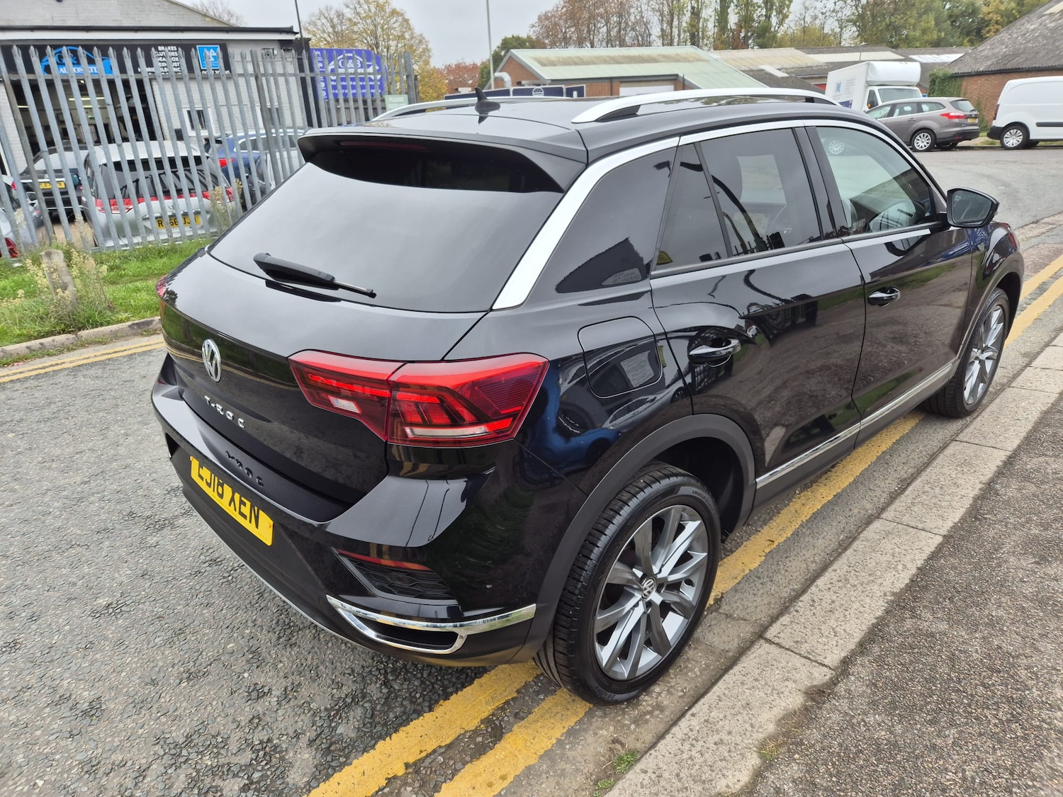 Used Volkswagen T-Roc 2018 for sale - 76232302: Photo 16
