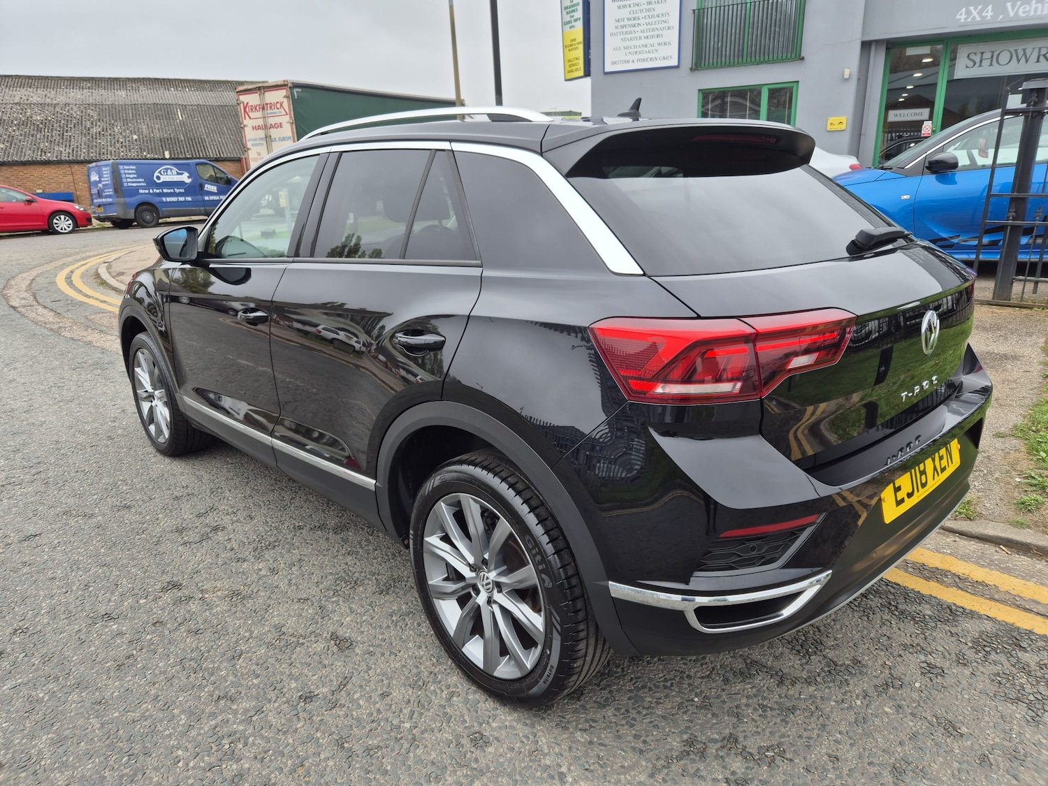 Used Volkswagen T-Roc 2018 for sale - 76232302: Photo 6