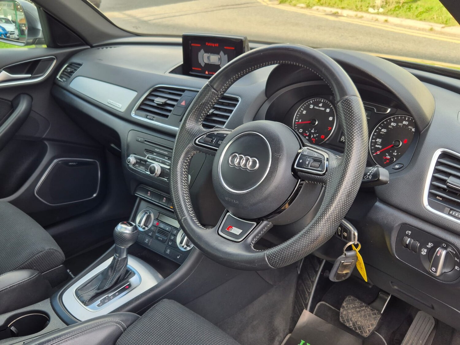 Used Audi Q3 2014 for sale - 76542237: Photo 11