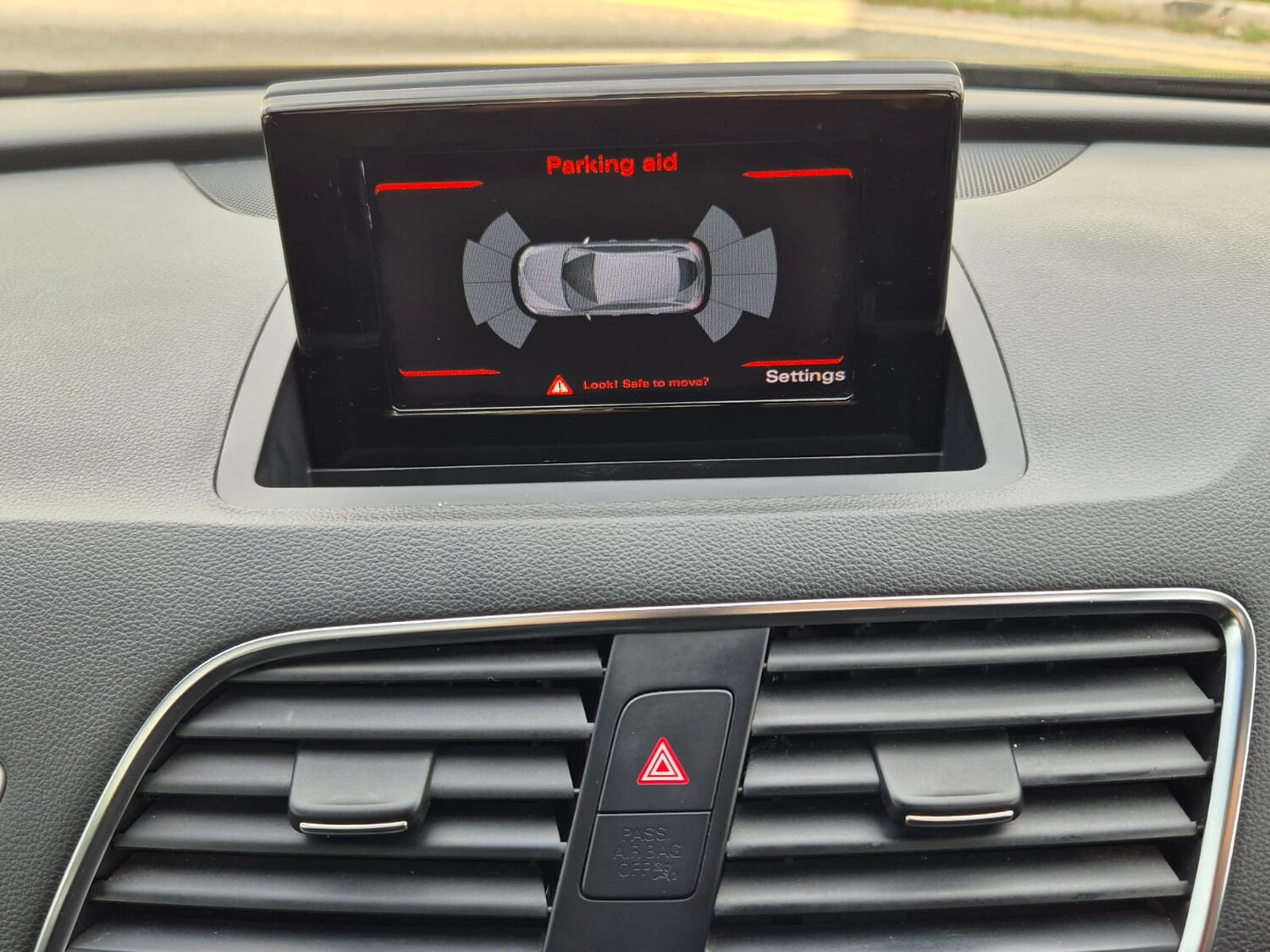 Used Audi Q3 2014 for sale - 76542237: Photo 9