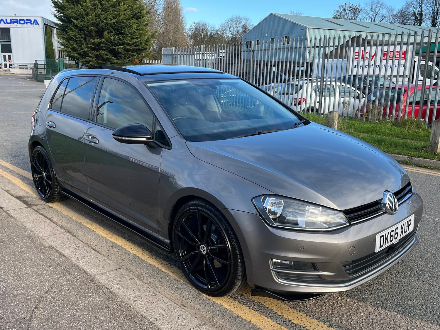 Used Volkswagen Golf 2016 for sale - 76616900: Photo 38
