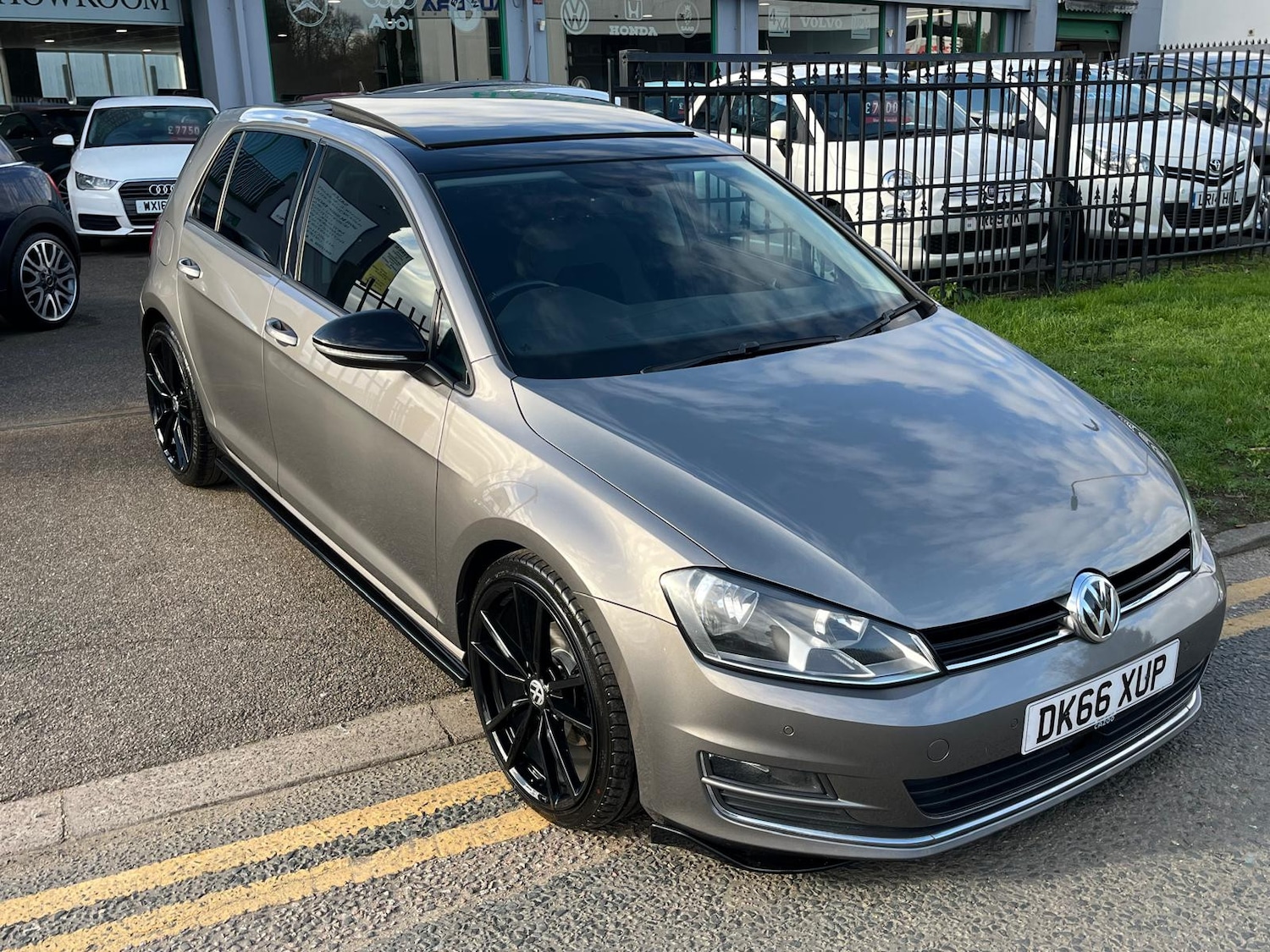 Used Volkswagen Golf 2016 for sale - 76616900: Photo 40