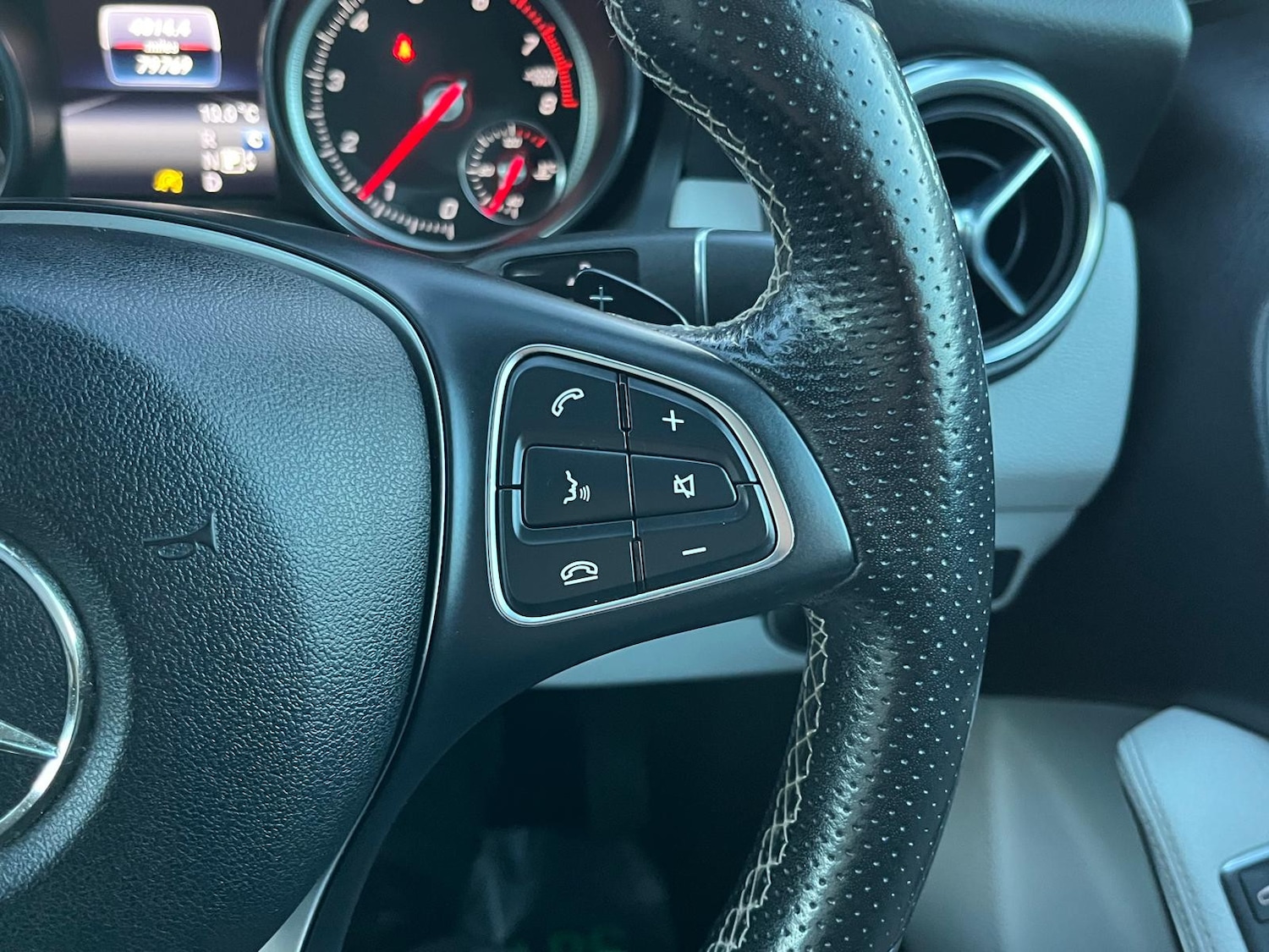 Used Mercedes-Benz GLA 2018 for sale - 76847933: Photo 16