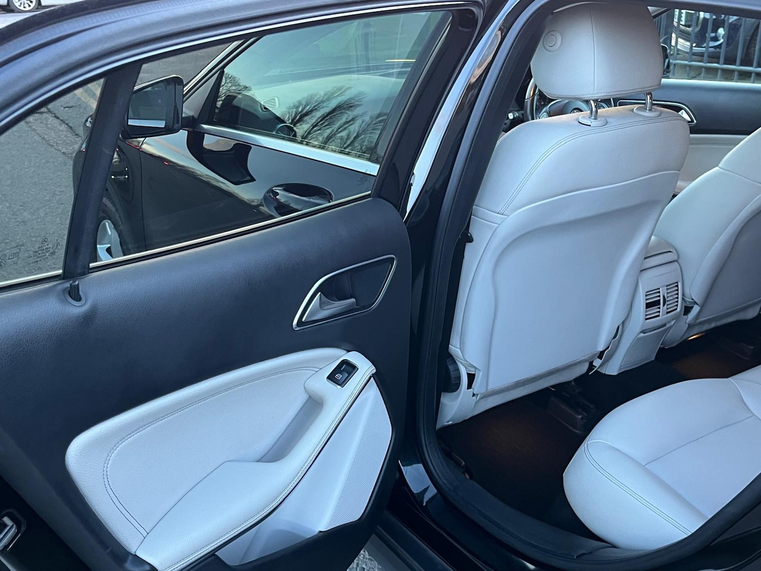 Used Mercedes-Benz GLA 2018 for sale - 76847933: Photo 28