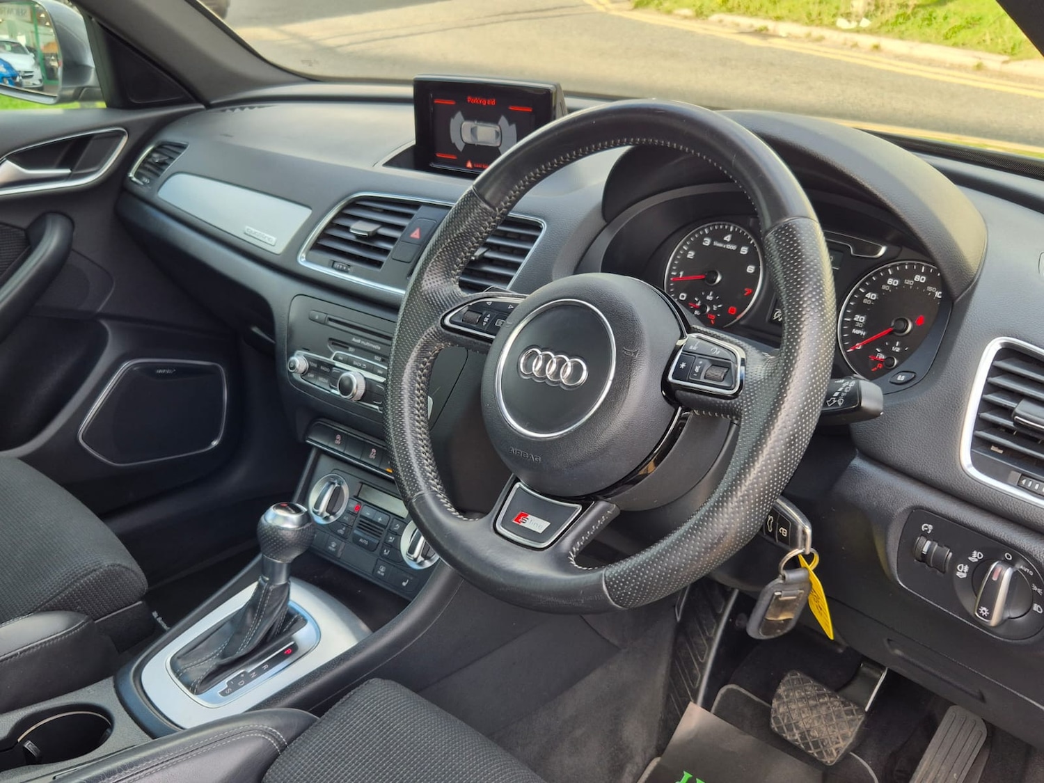 Used Audi Q3 2014 for sale - 76157757: Photo 11