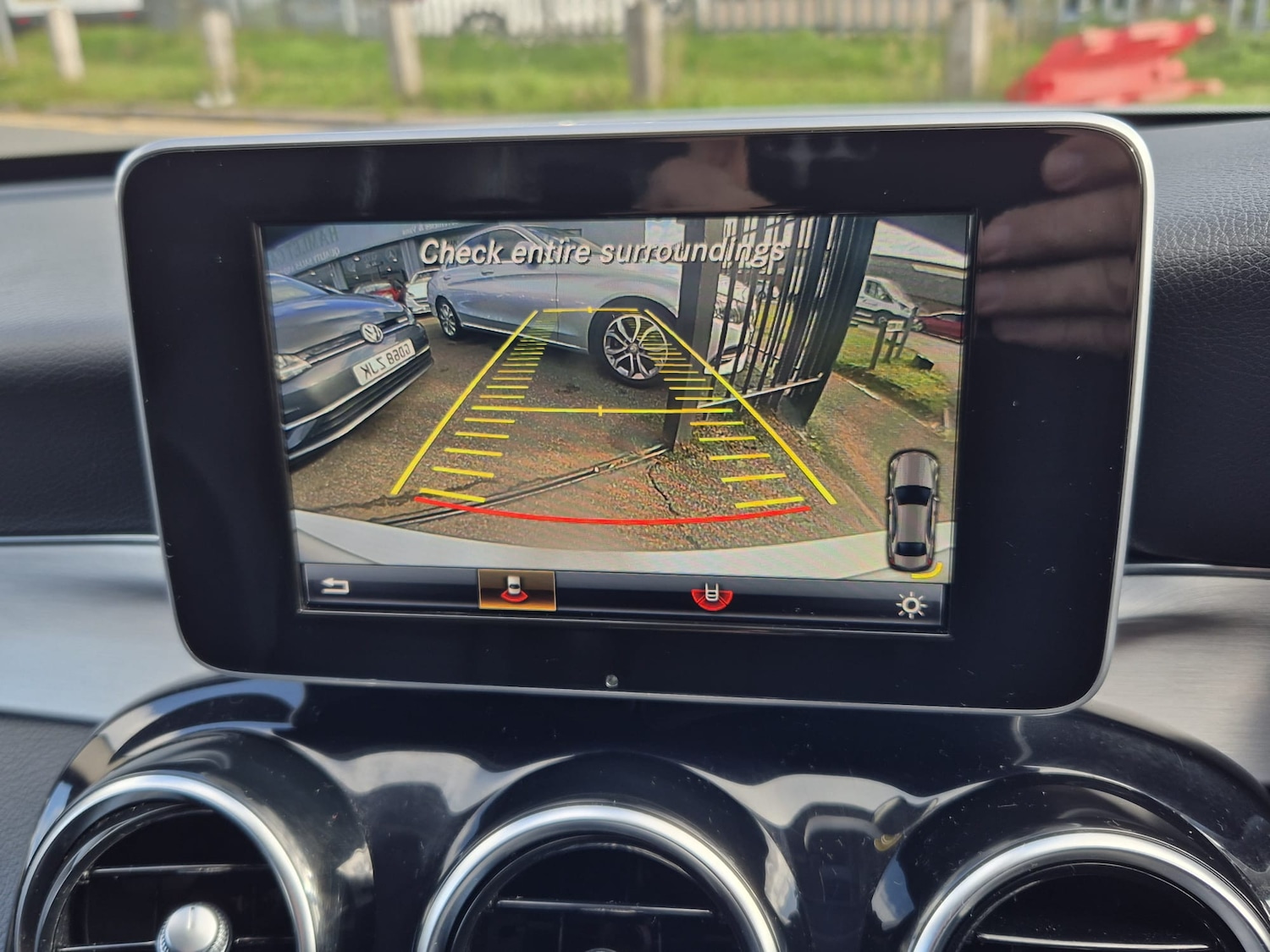 Used Mercedes-Benz C Class 2015 for sale - 76097331: Photo 8