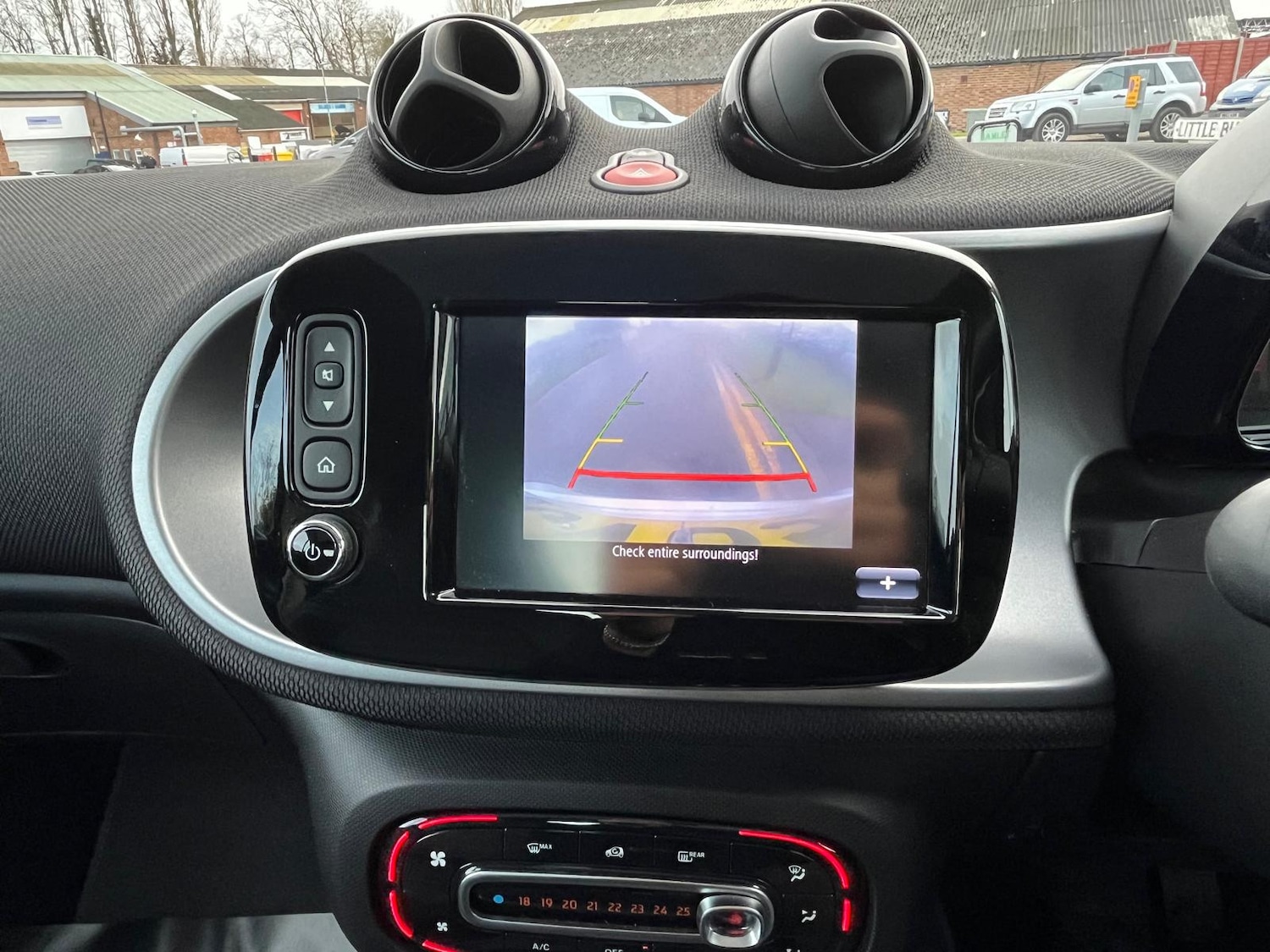 Used smart fortwo 2015 for sale - 76863091: Photo 10