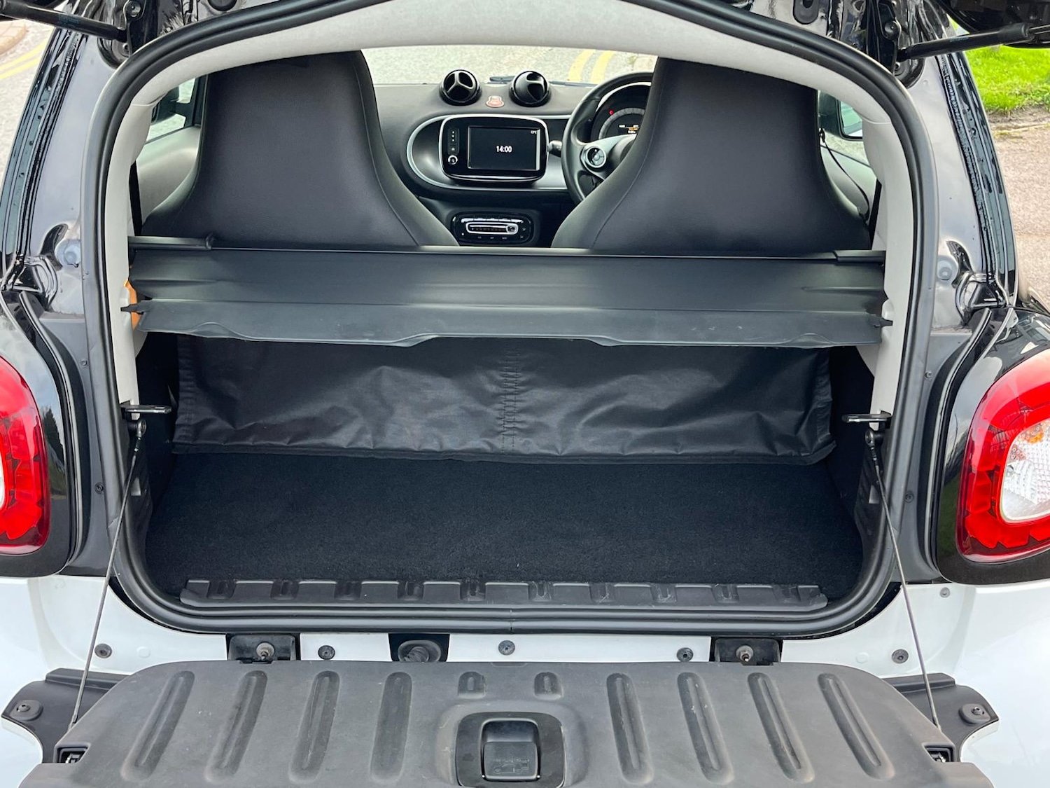 Used smart fortwo 2015 for sale - 76863091: Photo 23