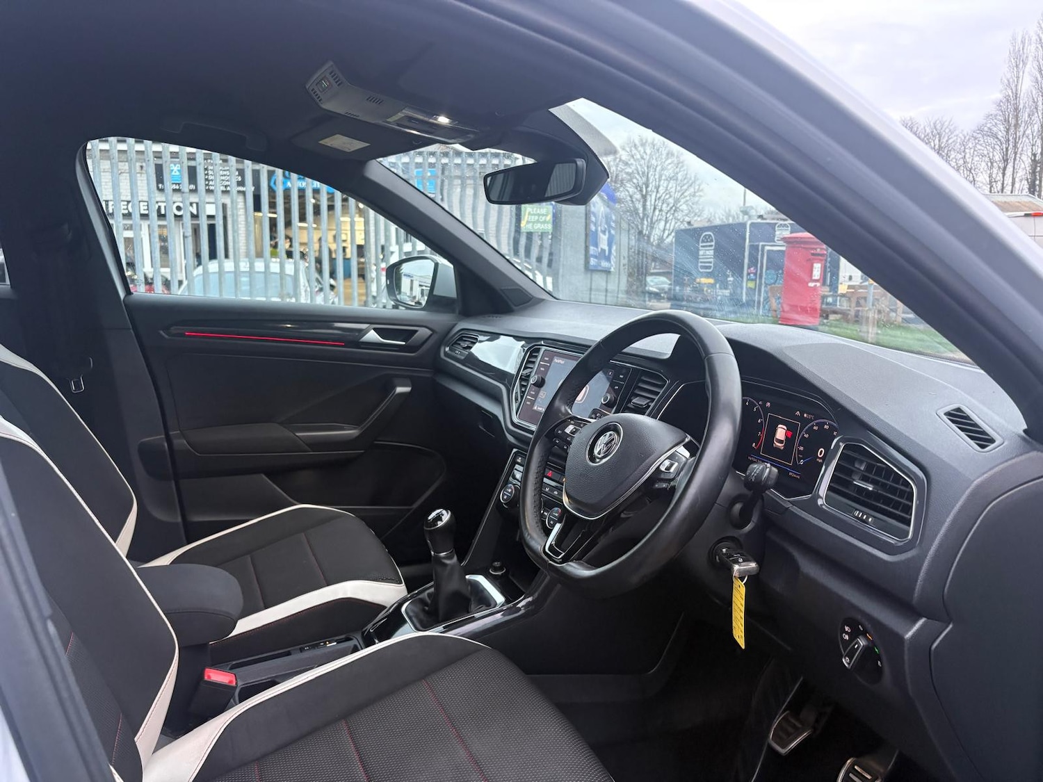 Used Volkswagen T-Roc 2018 for sale - 76905181: Photo 15