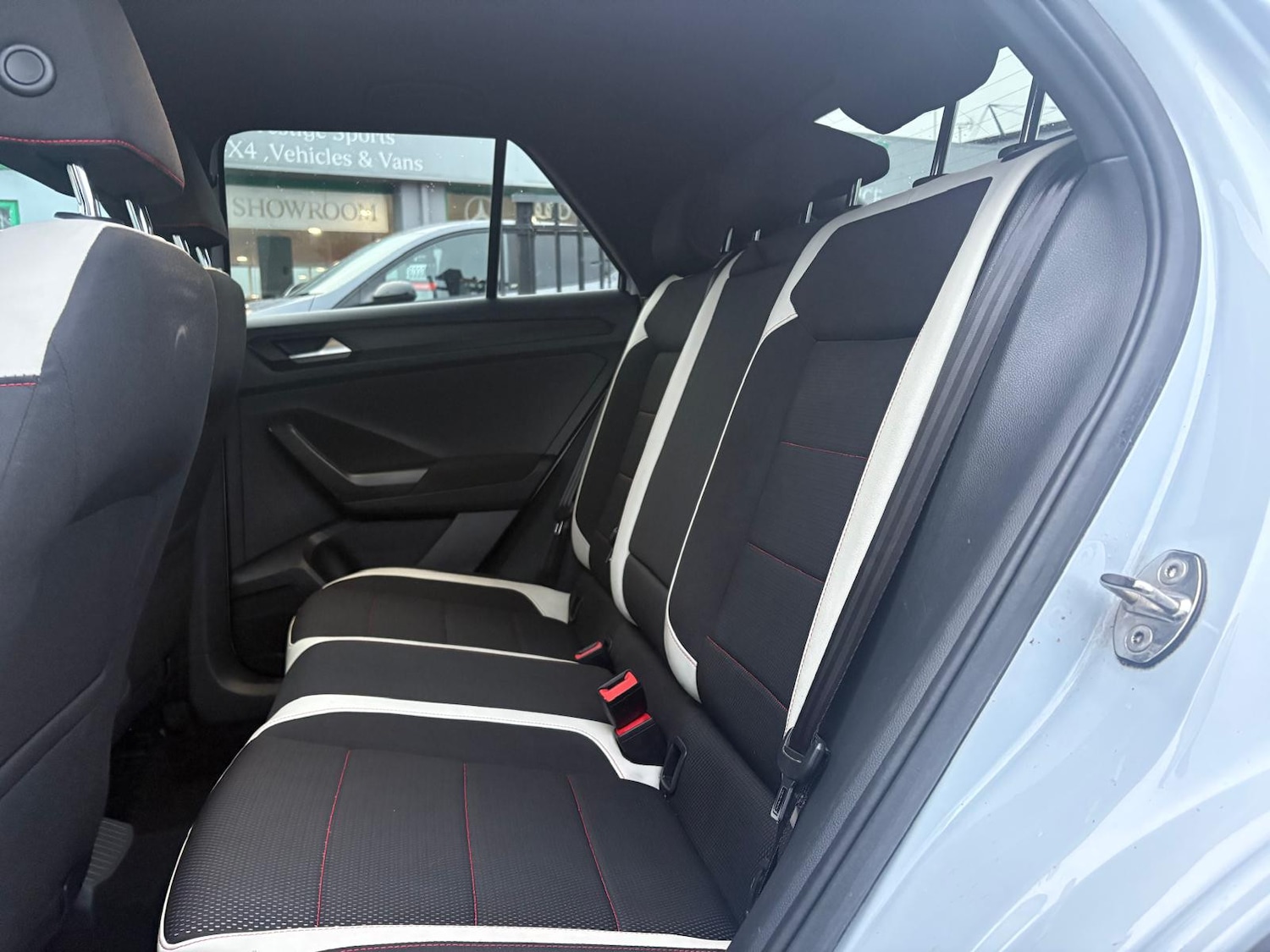 Used Volkswagen T-Roc 2018 for sale - 76905181: Photo 17