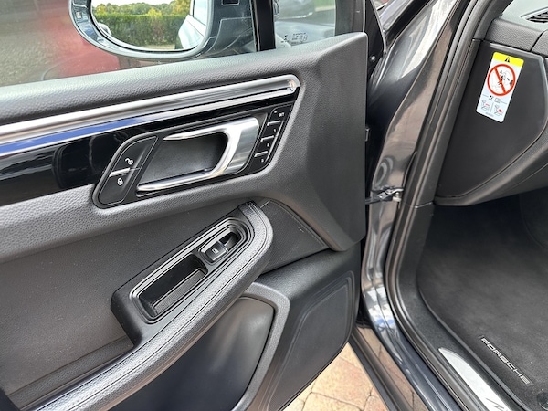 Used Porsche Macan 2017 for sale - 76185808: Photo 24