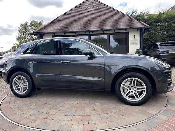 Used Porsche Macan 2017 for sale - 76185808: Photo 4