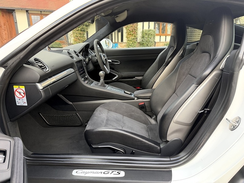 Used Porsche Cayman 2018 for sale - 77264100: Photo 24