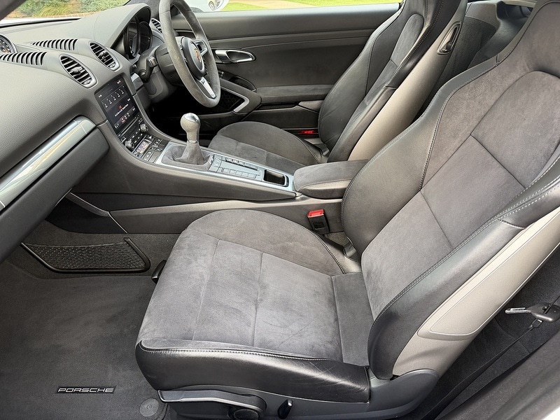 Used Porsche Cayman 2018 for sale - 77264100: Photo 25