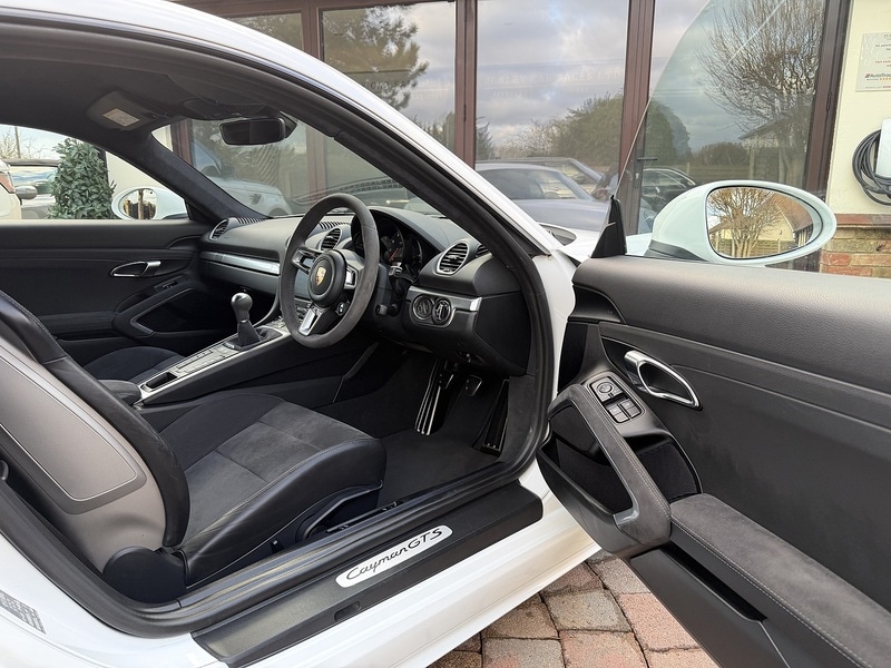 Used Porsche Cayman 2018 for sale - 77264100: Photo 28