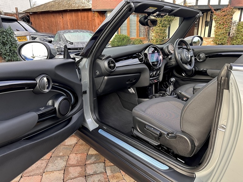 Used MINI Convertible 2021 for sale - 76836641: Photo 29