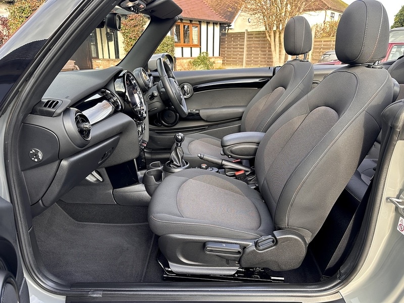 Used MINI Convertible 2021 for sale - 76836641: Photo 33