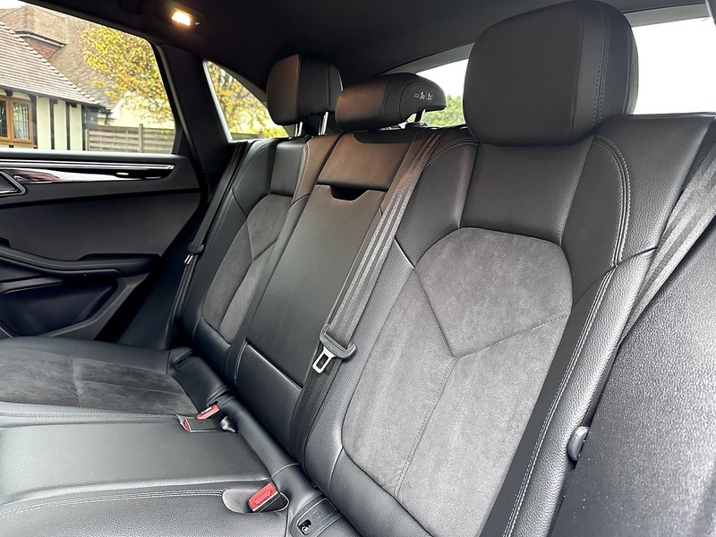 Used Porsche Macan 2018 for sale - 76599933: Photo 22