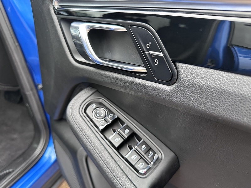 Used Porsche Macan 2018 for sale - 76599933: Photo 28