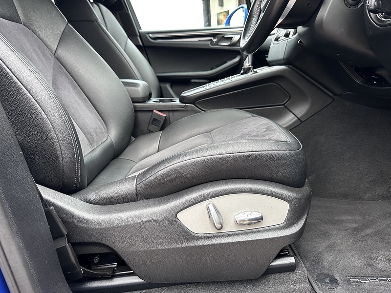 Used Porsche Macan 2018 for sale - 76599933: Photo 29