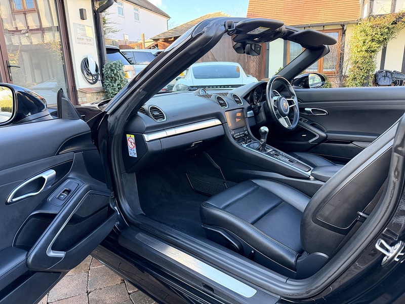 Used Porsche Boxster 2017 for sale - 77572413: Photo 26