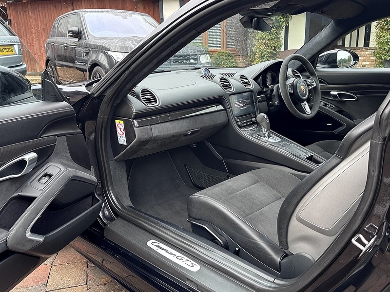 Used Porsche Cayman 2019 for sale - 76686821: Photo 21