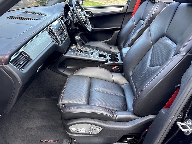 Used Porsche Macan 2016 for sale - 76784573: Photo 32