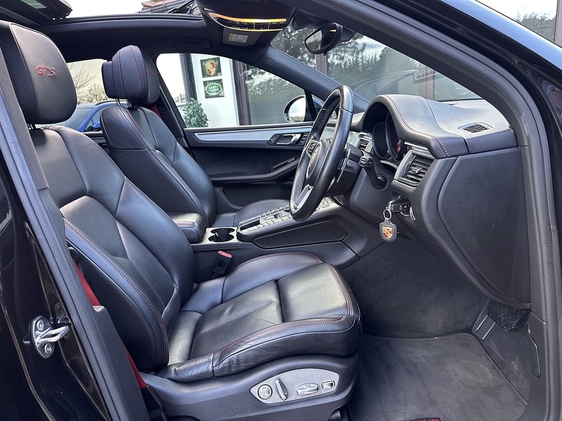 Used Porsche Macan 2016 for sale - 76784573: Photo 37