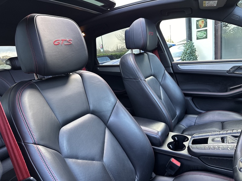 Used Porsche Macan 2016 for sale - 76784573: Photo 38