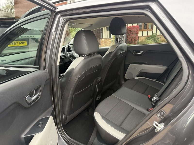 Used Kia Stonic 2019 for sale - 78083640: Photo 18