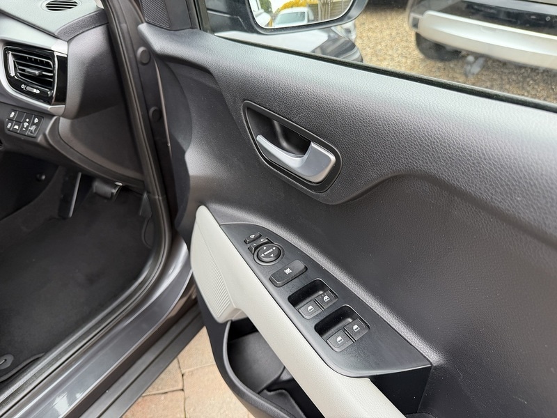 Used Kia Stonic 2019 for sale - 78083640: Photo 23